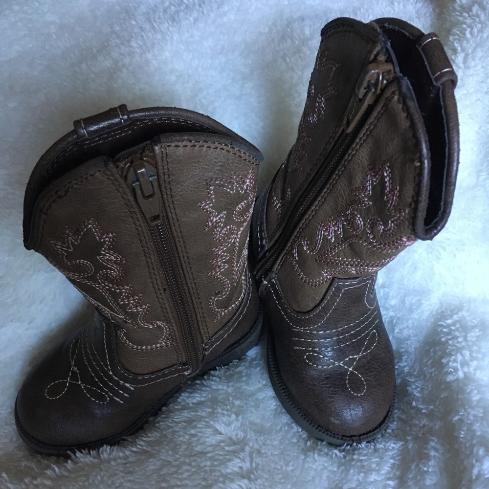 Adorable boots!